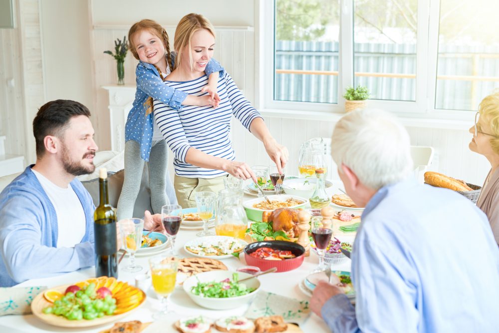 Hosting Thanksgiving This Year? Hire Cleaning Services Before and After